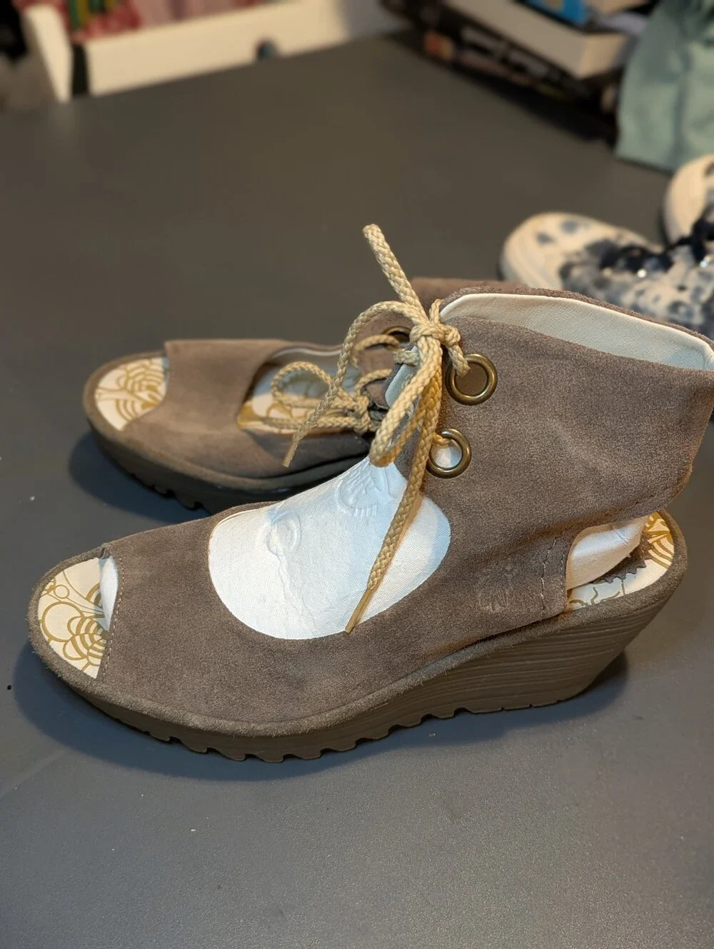 Fly London Yala Lace Up Ankle Wedge Sandals Suede Taupe Sz 7 38